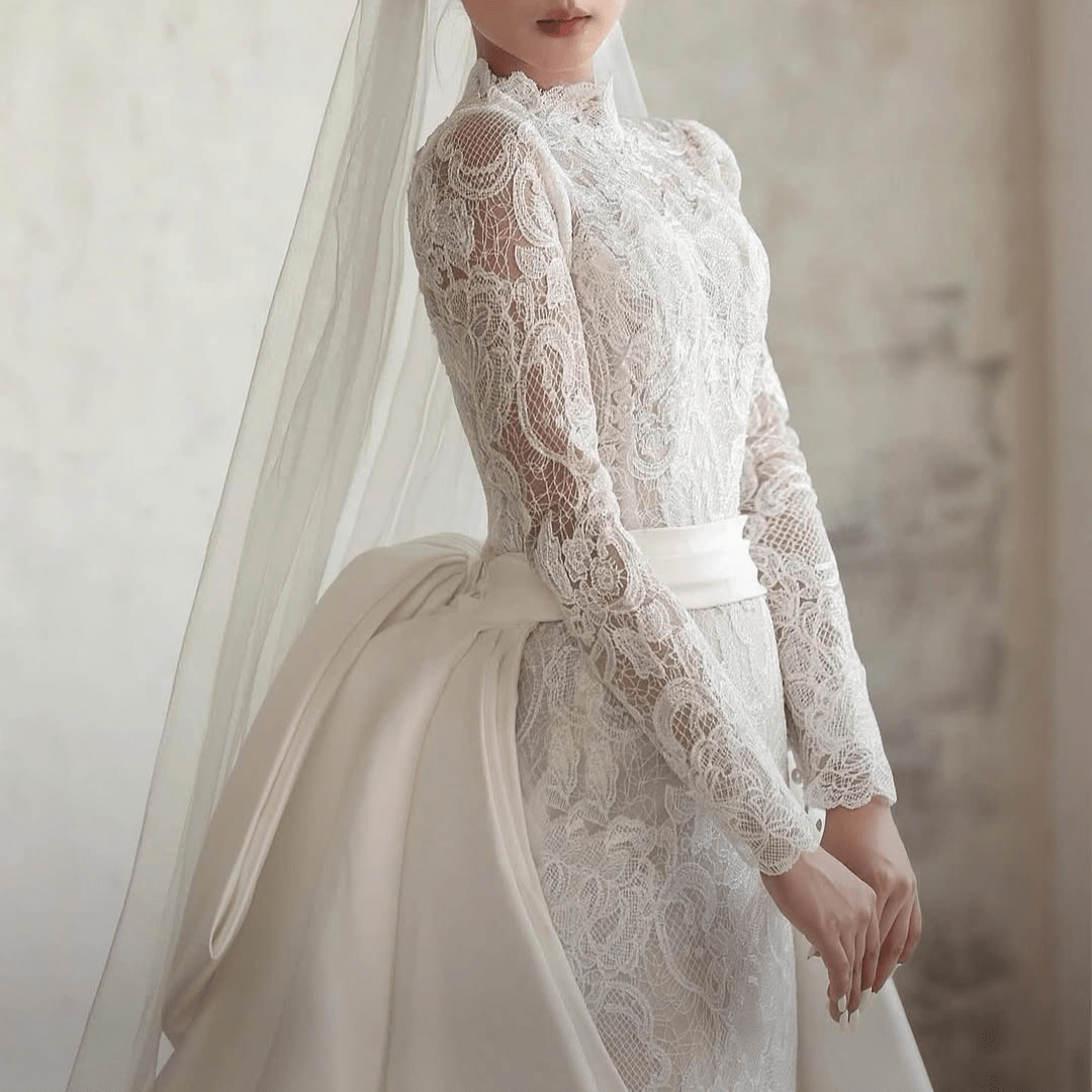 2-in-1 Mermaid Lace Wedding Dress with High Neck & Overskirt
