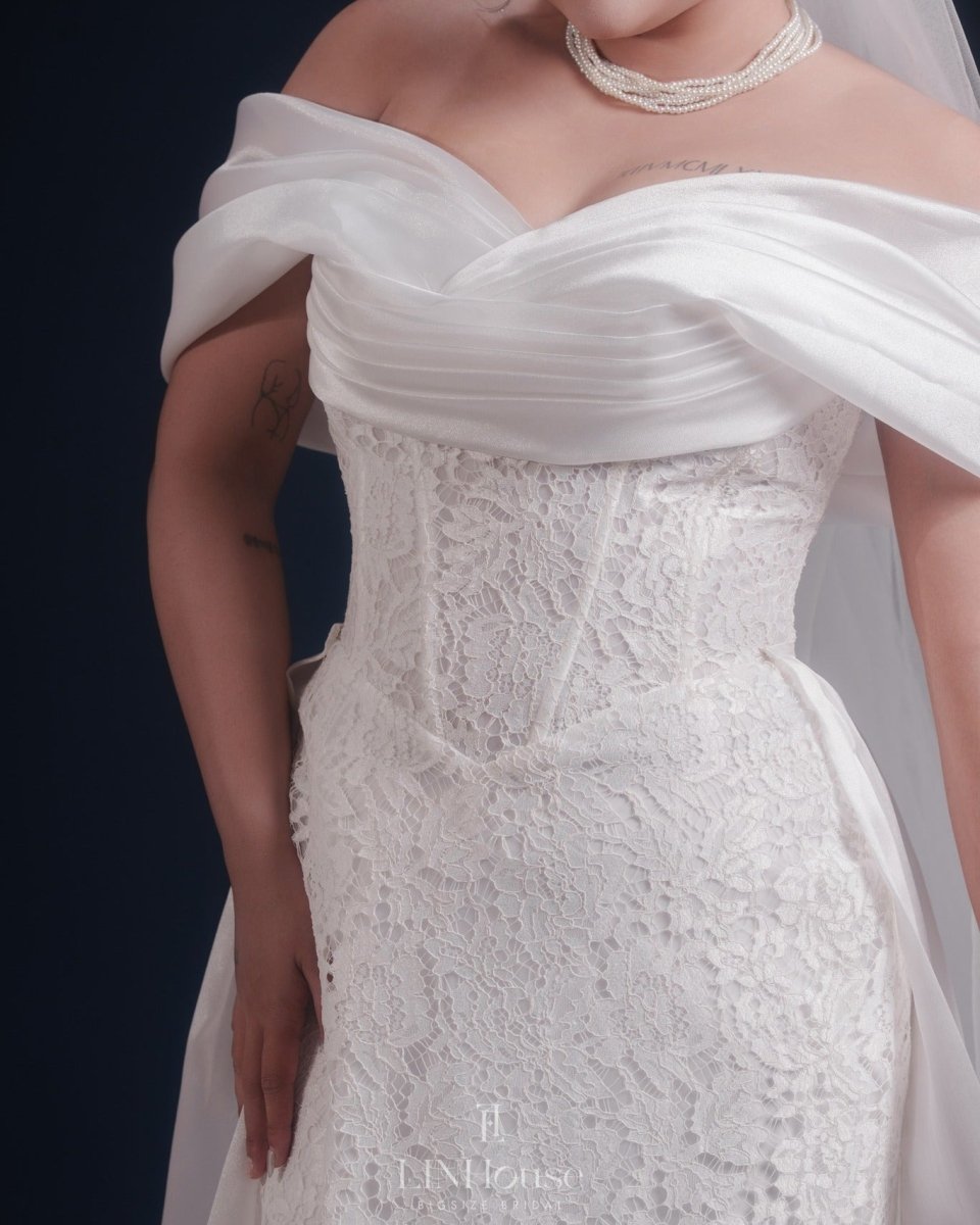 Elegant Plus Size Off - the - Shoulder Lace Corset Wedding Dress - Wedding Dress - SilqueBridal