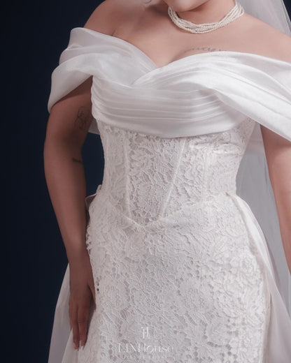 Elegant Plus Size Off - the - Shoulder Lace Corset Wedding Dress - Wedding Dress - SilqueBridal