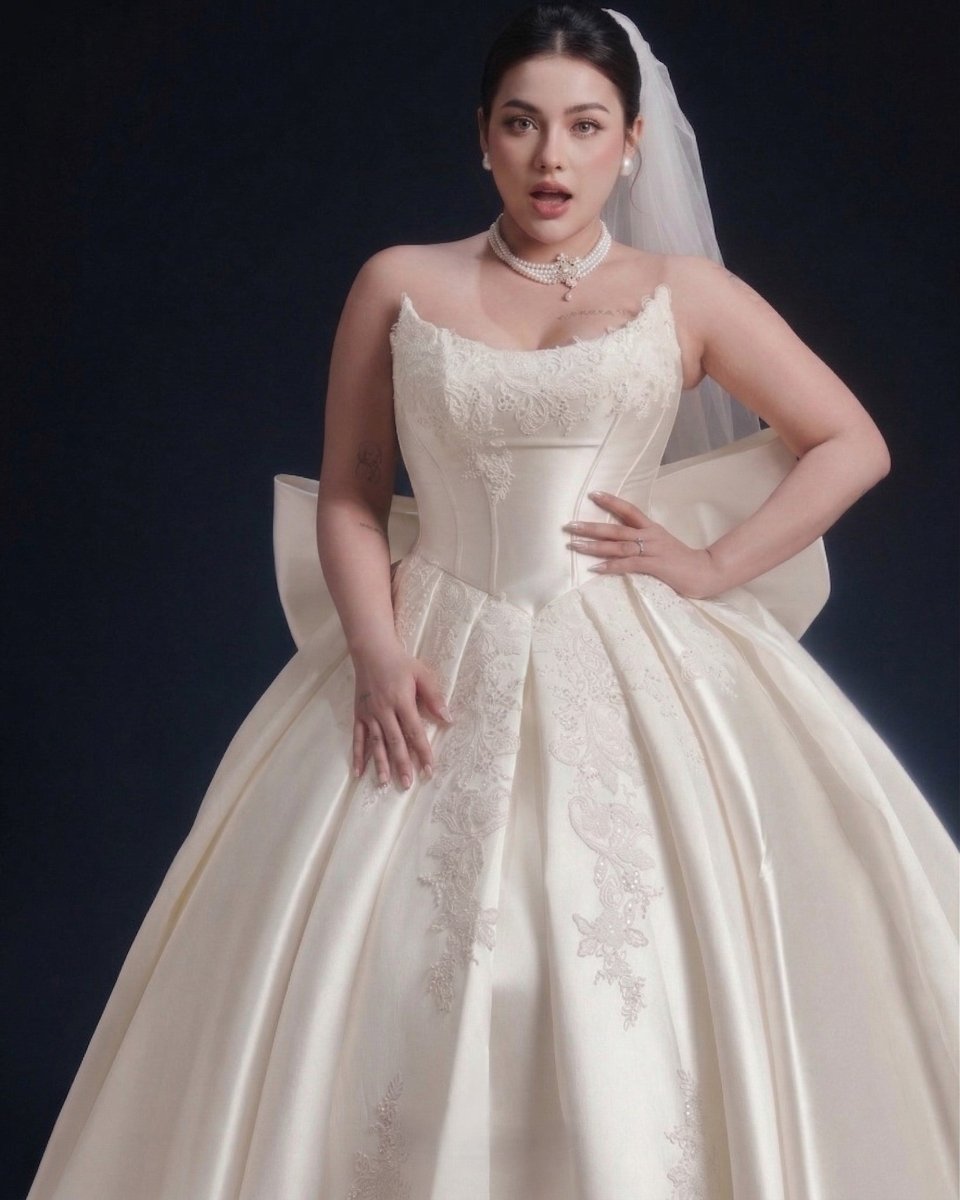 Plus Size Ball Gown Wedding Dress Satin Corset Princess Bridal Gown Strapless Sweetheart - Wedding Dress - SilqueBridal