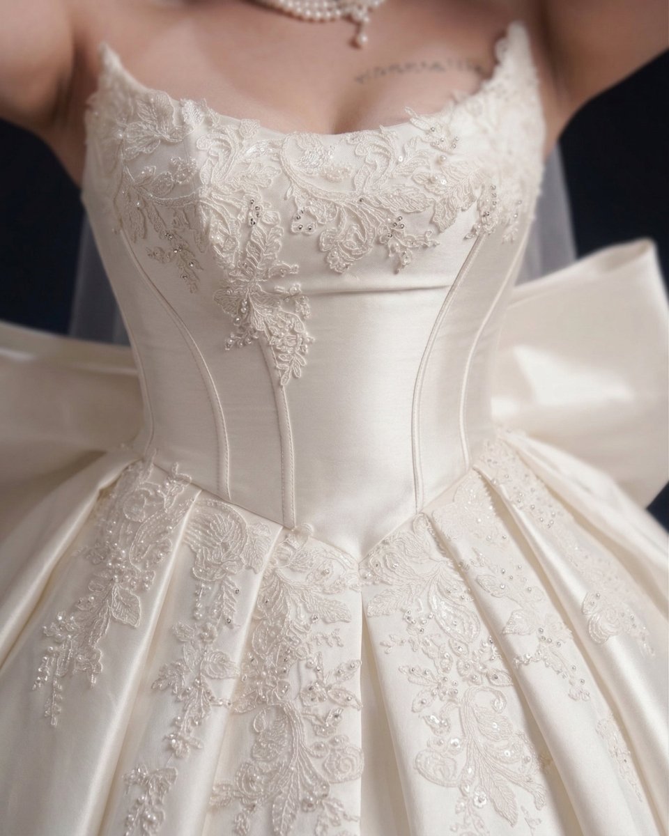 Plus Size Ball Gown Wedding Dress Satin Corset Princess Bridal Gown Strapless Sweetheart - Wedding Dress - SilqueBridal