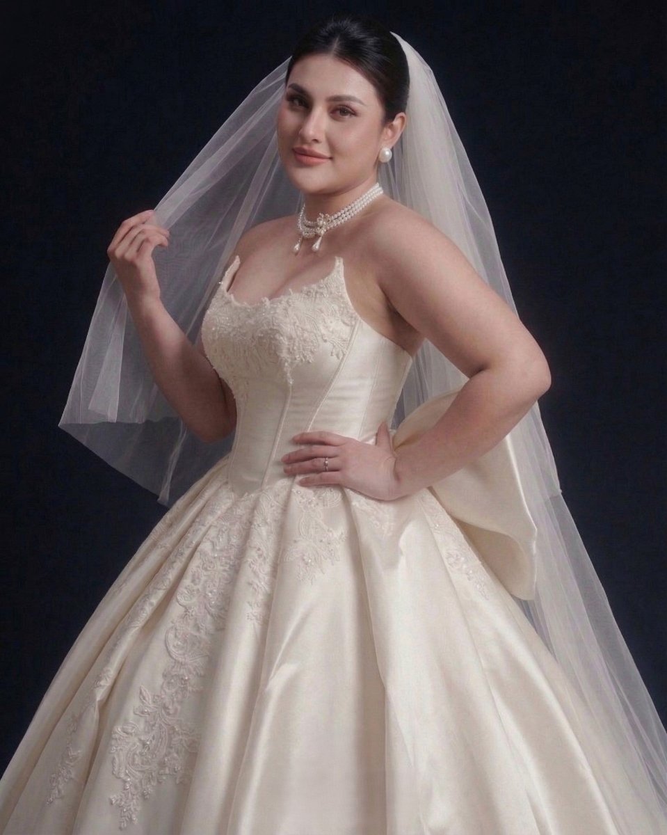 Plus Size Ball Gown Wedding Dress Satin Corset Princess Bridal Gown Strapless Sweetheart - Wedding Dress - SilqueBridal