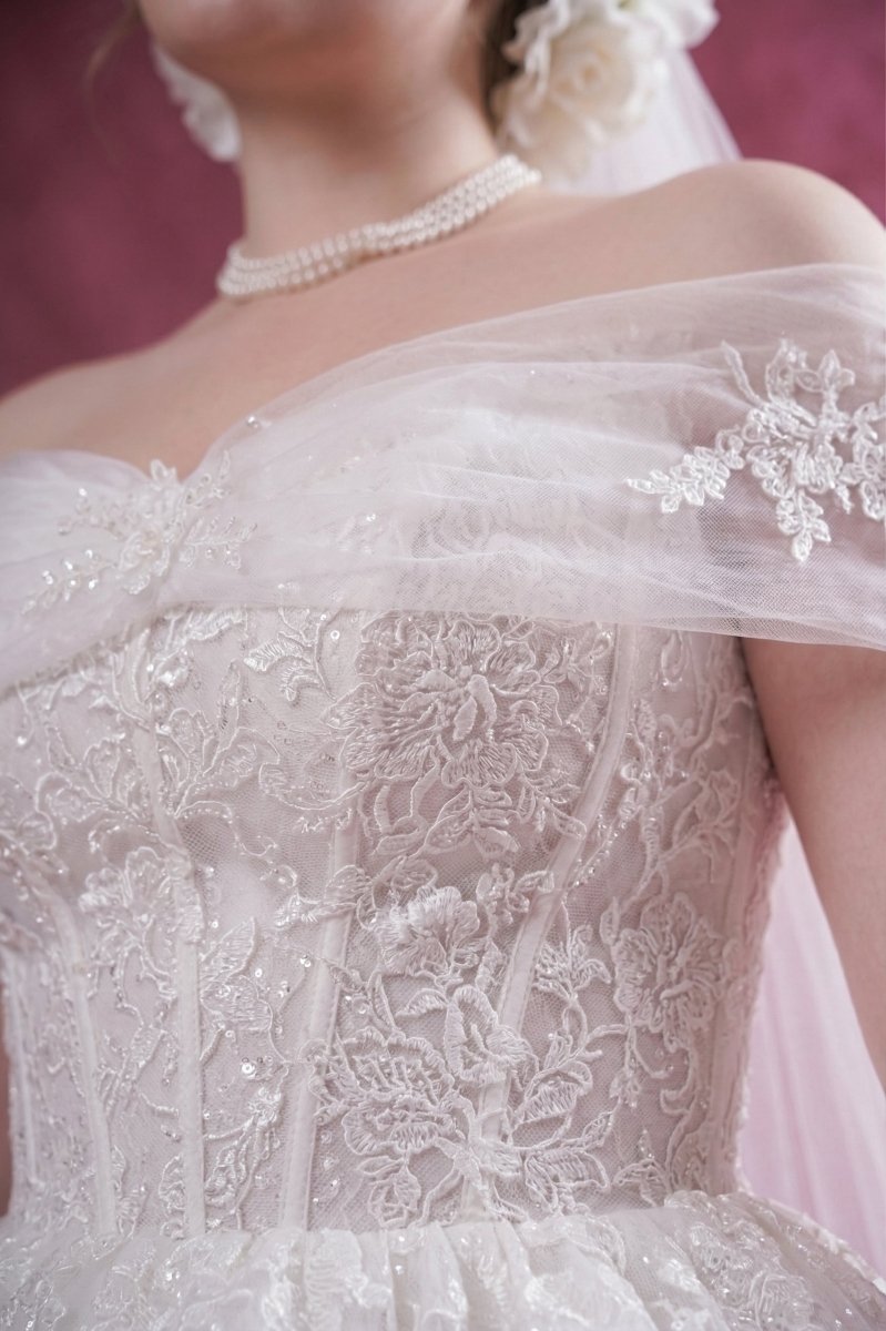 plus size white dress off shoulder Plus Size Off Shoulder Ball Gown Wedding Dress Lace Princess Bridal Gown